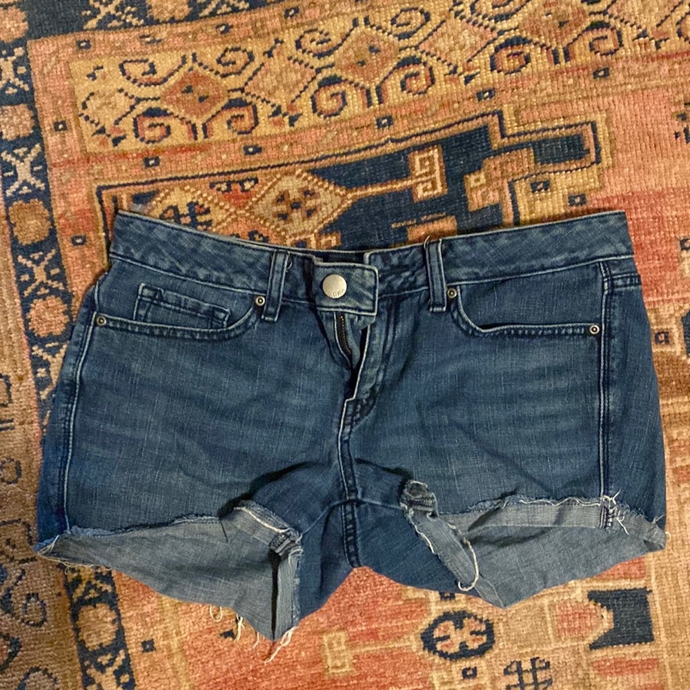 GAP dark denim shorts for summer - size 28/6